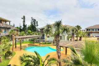 Las Palmeras Townhomes Las Palmeras Townhomes