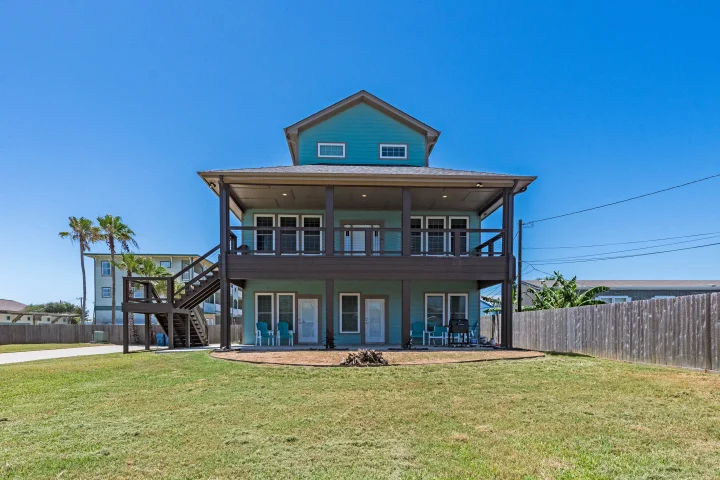 South Station | Silver Sands Vacation Rentals | A Vtrips Experience South Station | Silver Sands Vacation Rentals | A Vtrips Experience