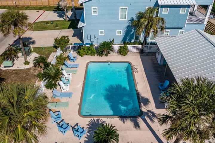 Banyan Beach | Silver Sands Vacation Rentals | A Vtrips Experience Banyan Beach | Silver Sands Vacation Rentals | A Vtrips Experience