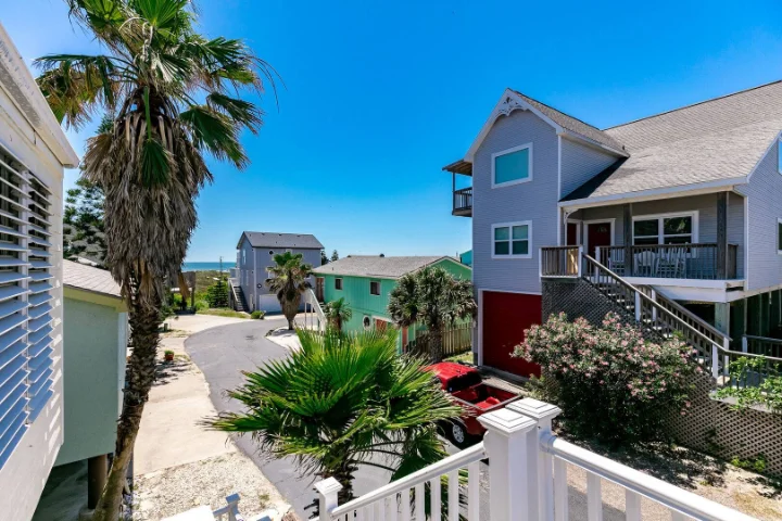 La Playa | Silver Sands Vacation Rentals | A Vtrips Experience La Playa | Silver Sands Vacation Rentals | A Vtrips Experience