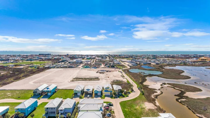 Paradise Pointe | Silver Sands Vacation Rentals | A Vtrips Experience Paradise Pointe | Silver Sands Vacation Rentals | A Vtrips Experience