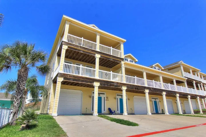 Sandhill Townhomes | Silver Sands Vacation Rentals | A Vtrips Experience Sandhill Townhomes | Silver Sands Vacation Rentals | A Vtrips Experience