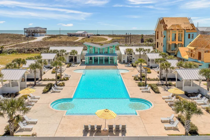 Silverleaf | Silver Sands Vacation Rentals | A Vtrips Experience Silverleaf | Silver Sands Vacation Rentals | A Vtrips Experience