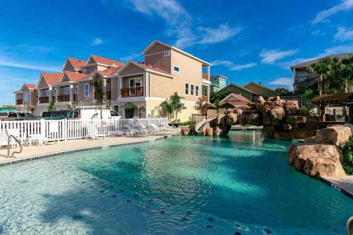 Beachside Condos | Silver Sands Vacation Rentals | A Vtrips Experience
