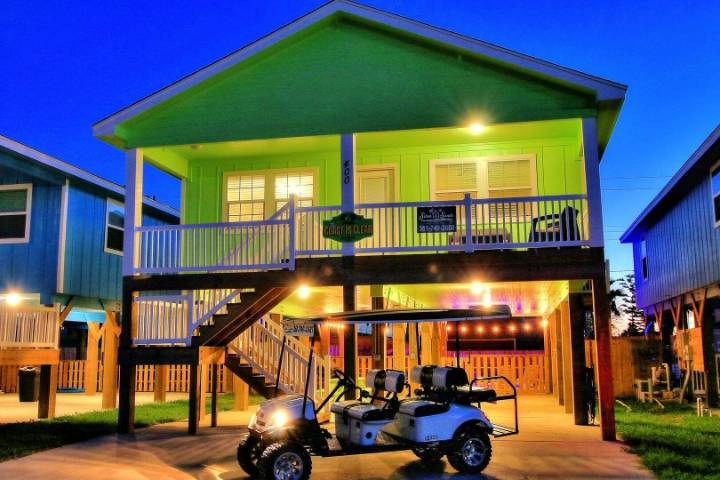 Chloe's Landing | Silver Sands Vacation Rentals | A Vtrips Experience