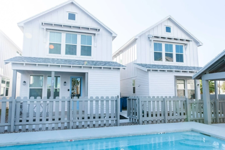 Mercer Village | Silver Sands Vacation Rentals | A Vtrips Experience