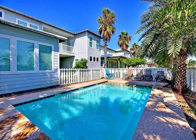 Beach Club | Silver Sands Vacation Rentals | A Vtrips Experience