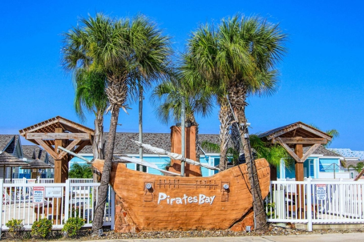Pirate's Bay | Silver Sands Vacation Rentals | A VTrips Experience